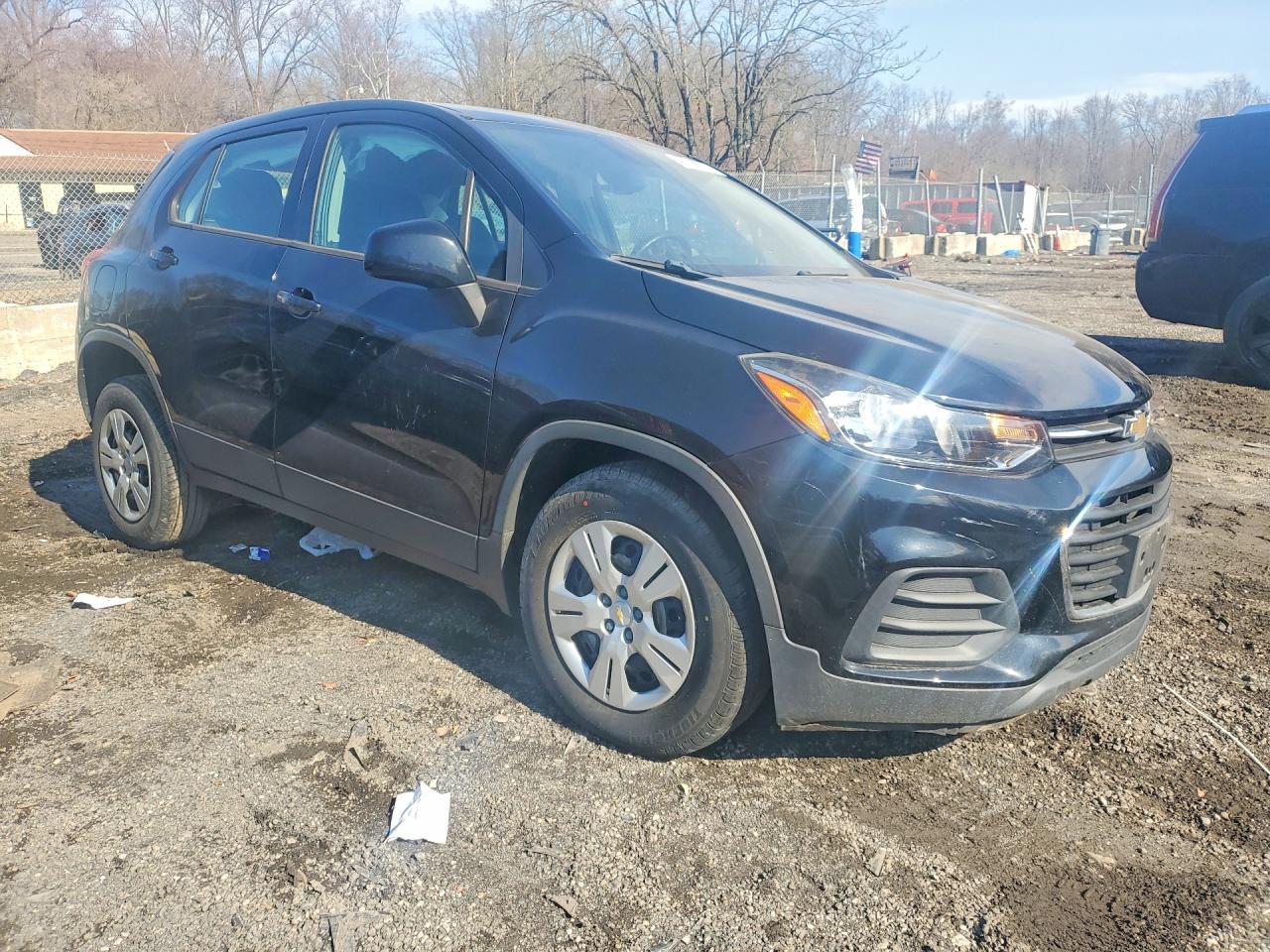 2019 Chevrolet Trax Ls - Image 4