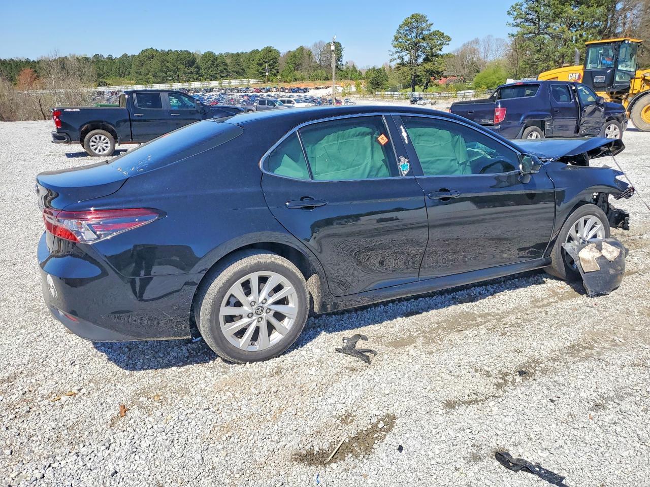 2023 Toyota Camry Le - Фото 3