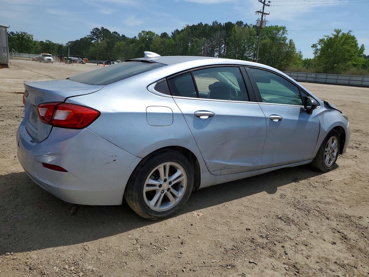2018 Chevrolet Cruze Lt - Image 3