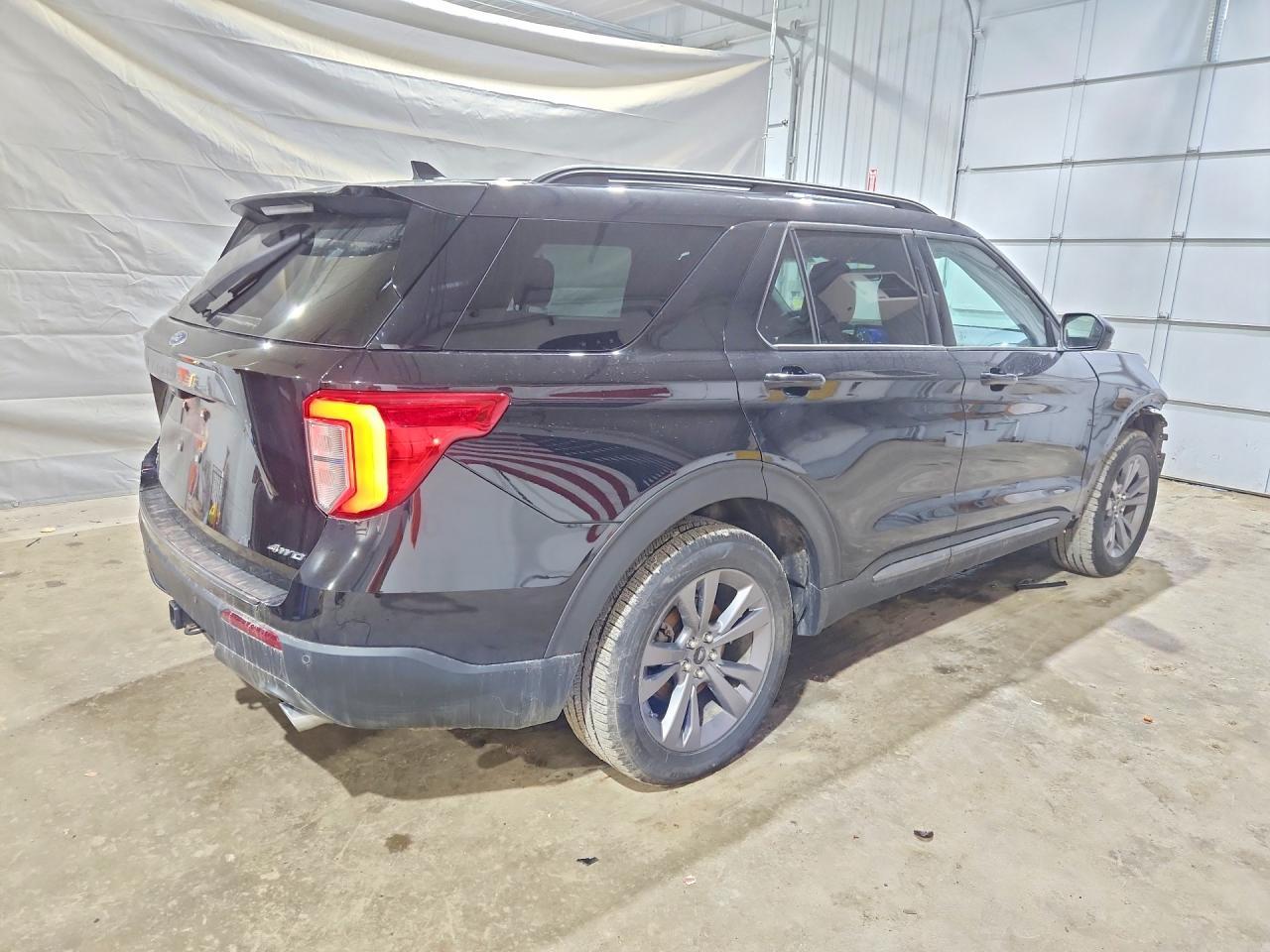 2023 Ford Explorer Xlt - Image 3