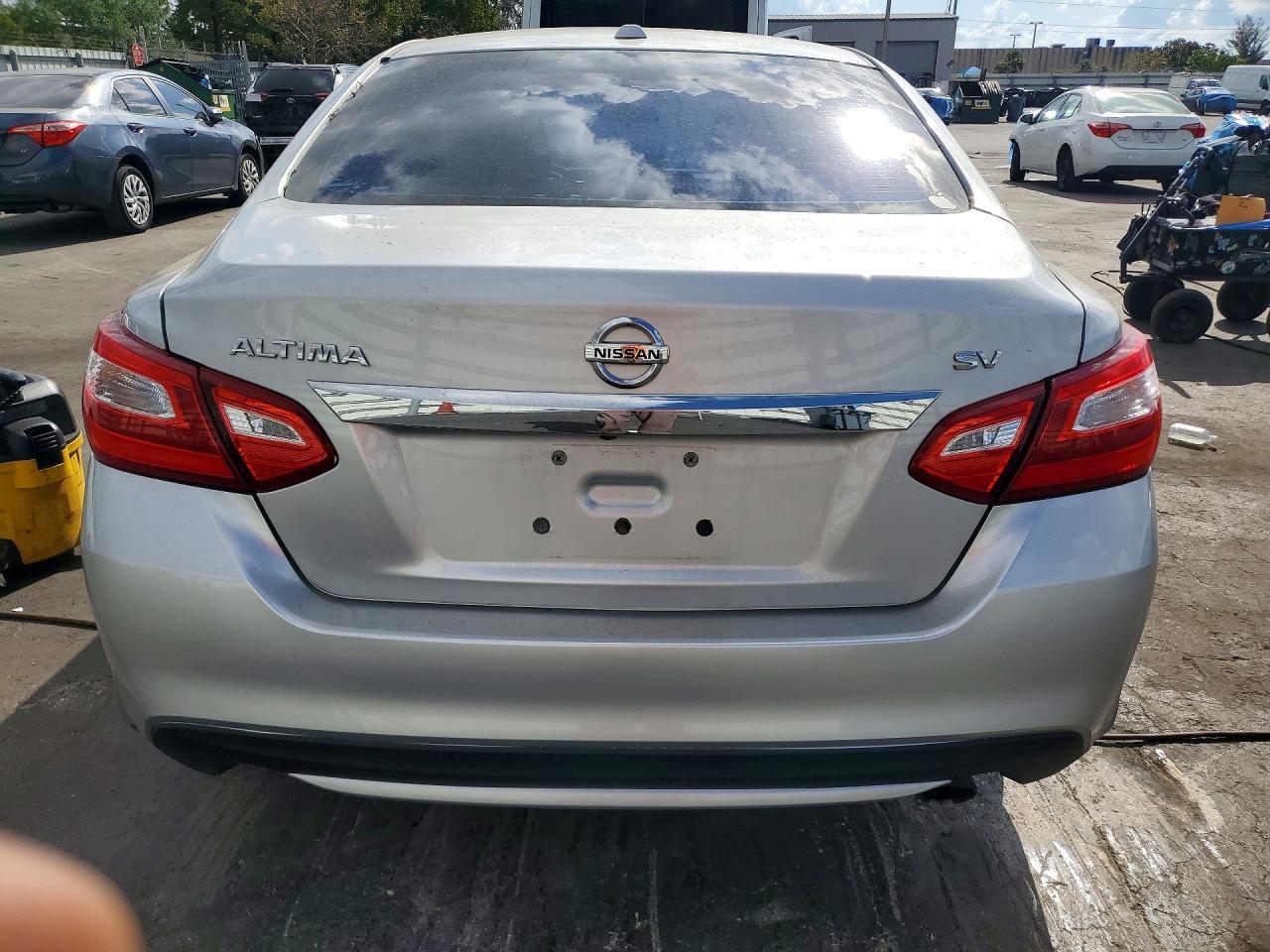 2017 Nissan Altima 2.5 Sv - Image 6