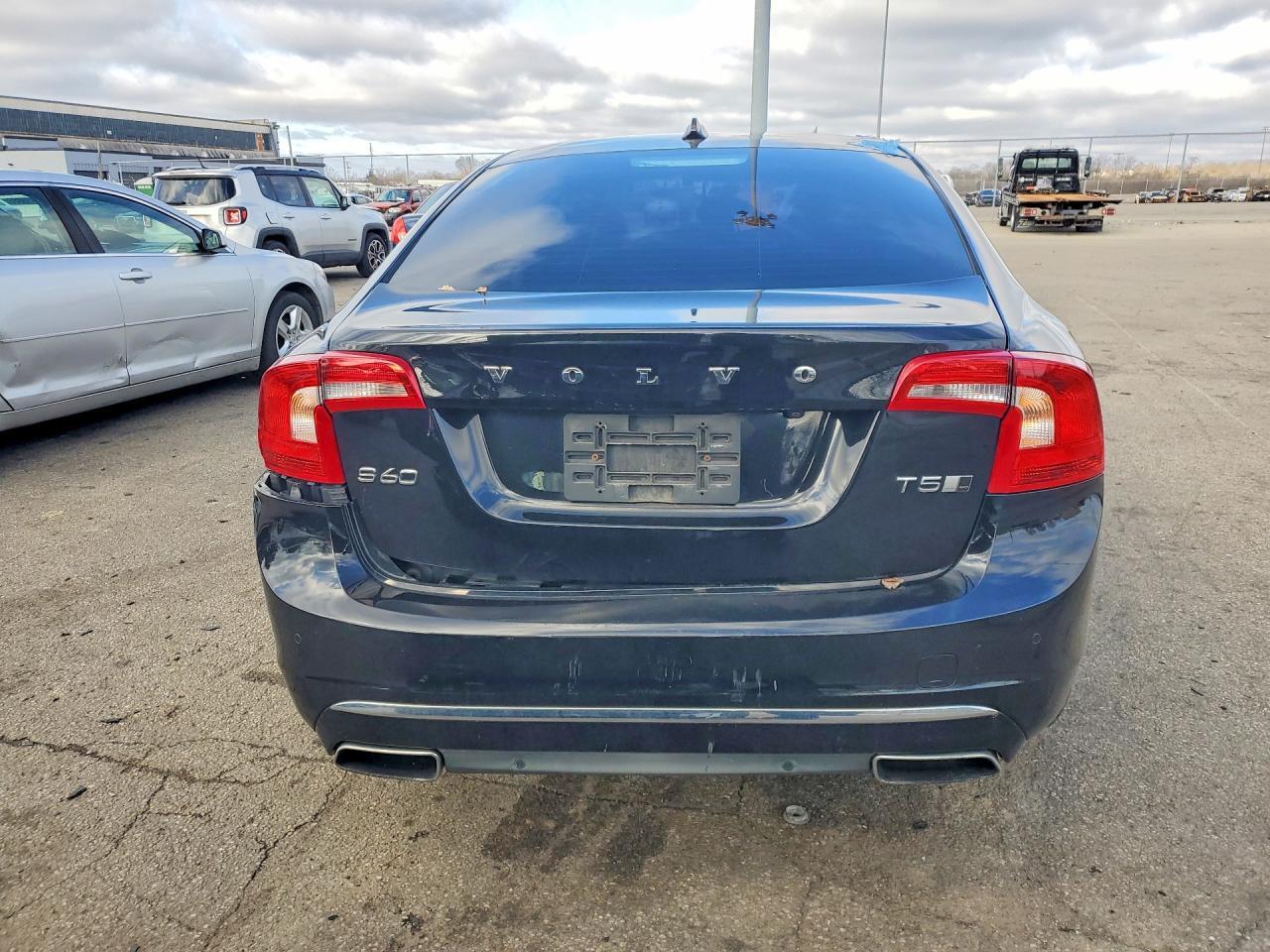 2017 Volvo S60 Platinum - Фото 6