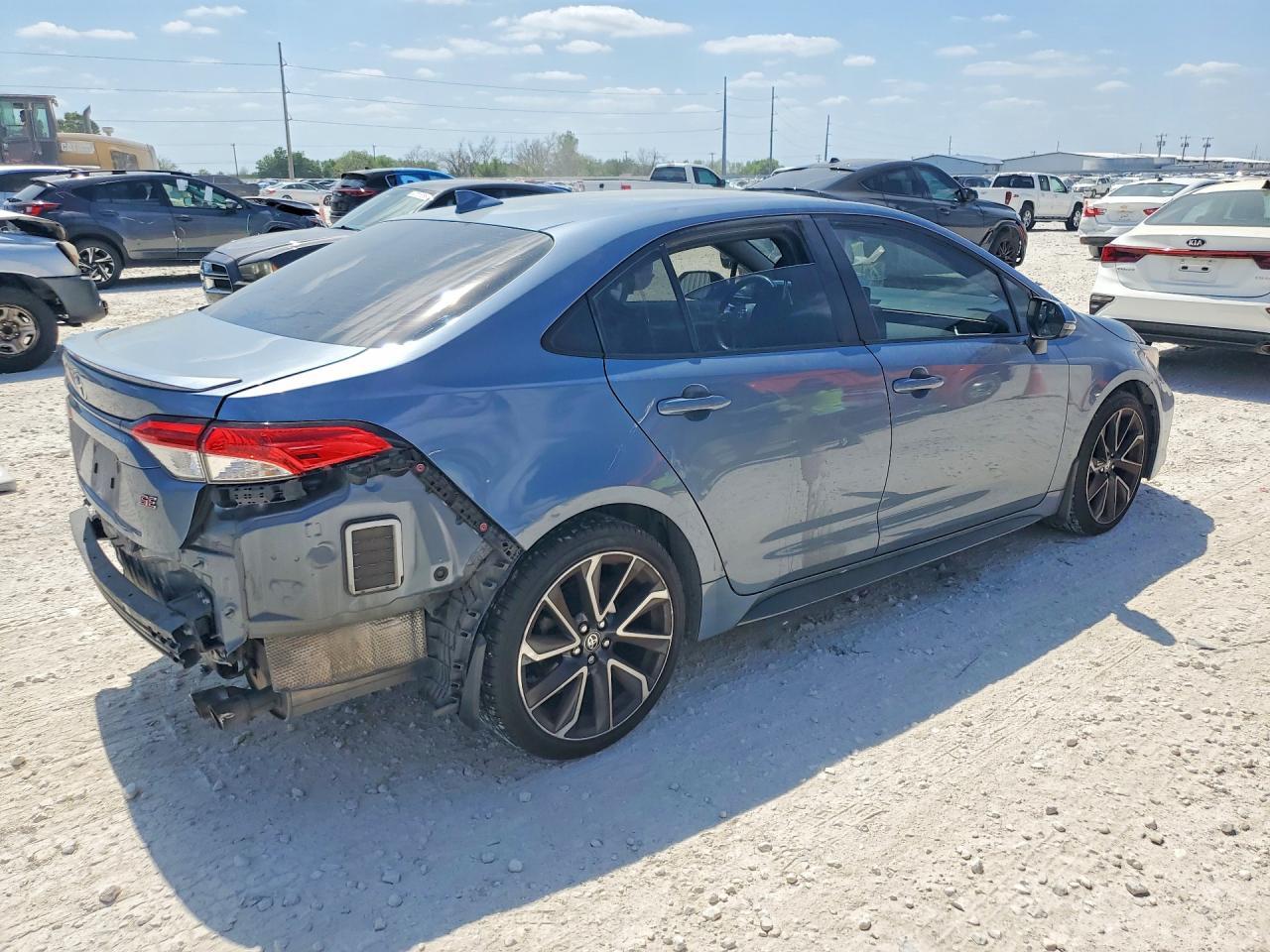 2022 Toyota Corolla Se - Image 3