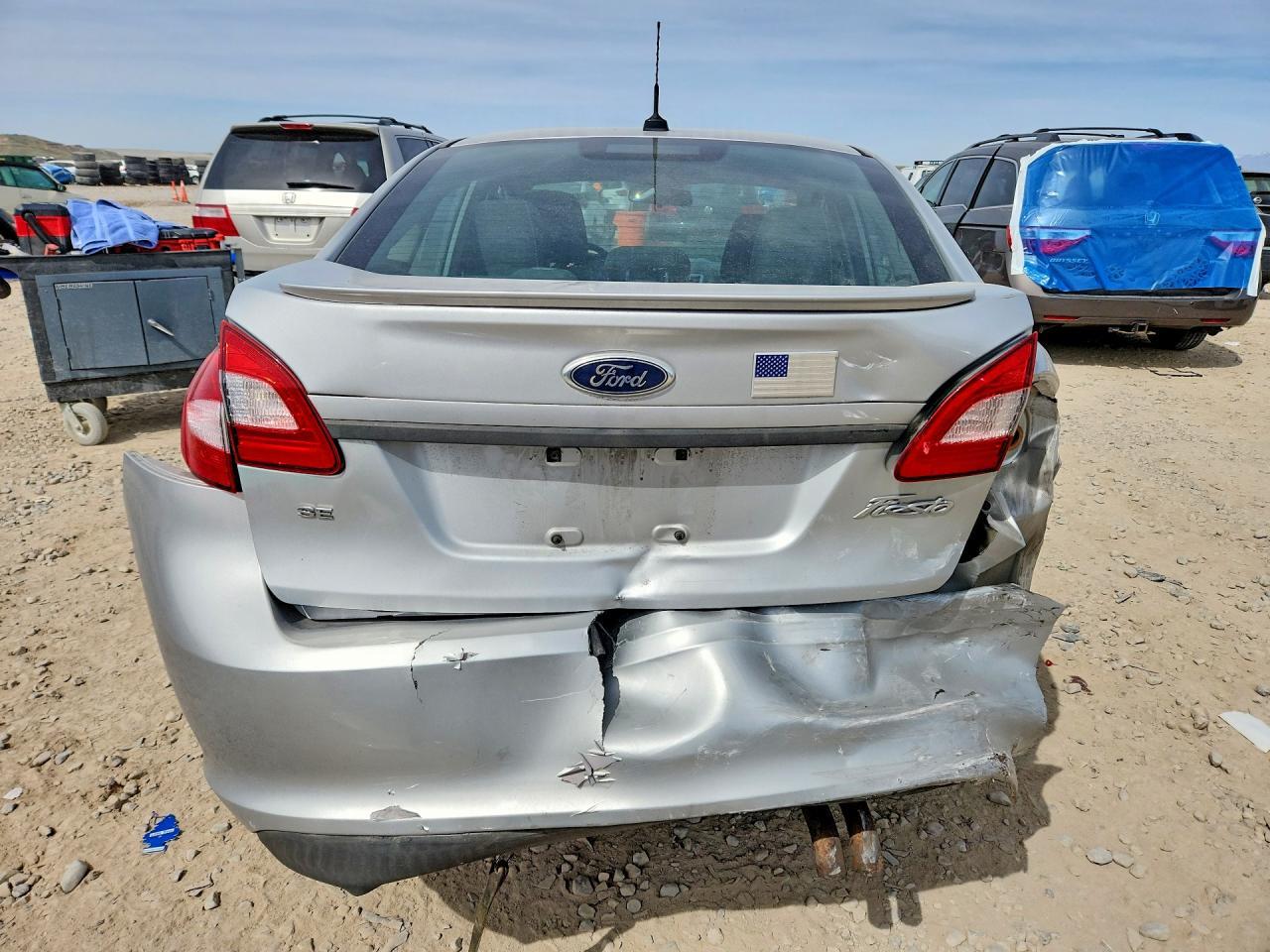 2013 Ford Fiesta Se - Фото 6