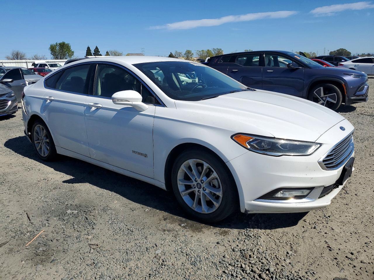 2017 Ford Fusion Se Hybrid - Image 4