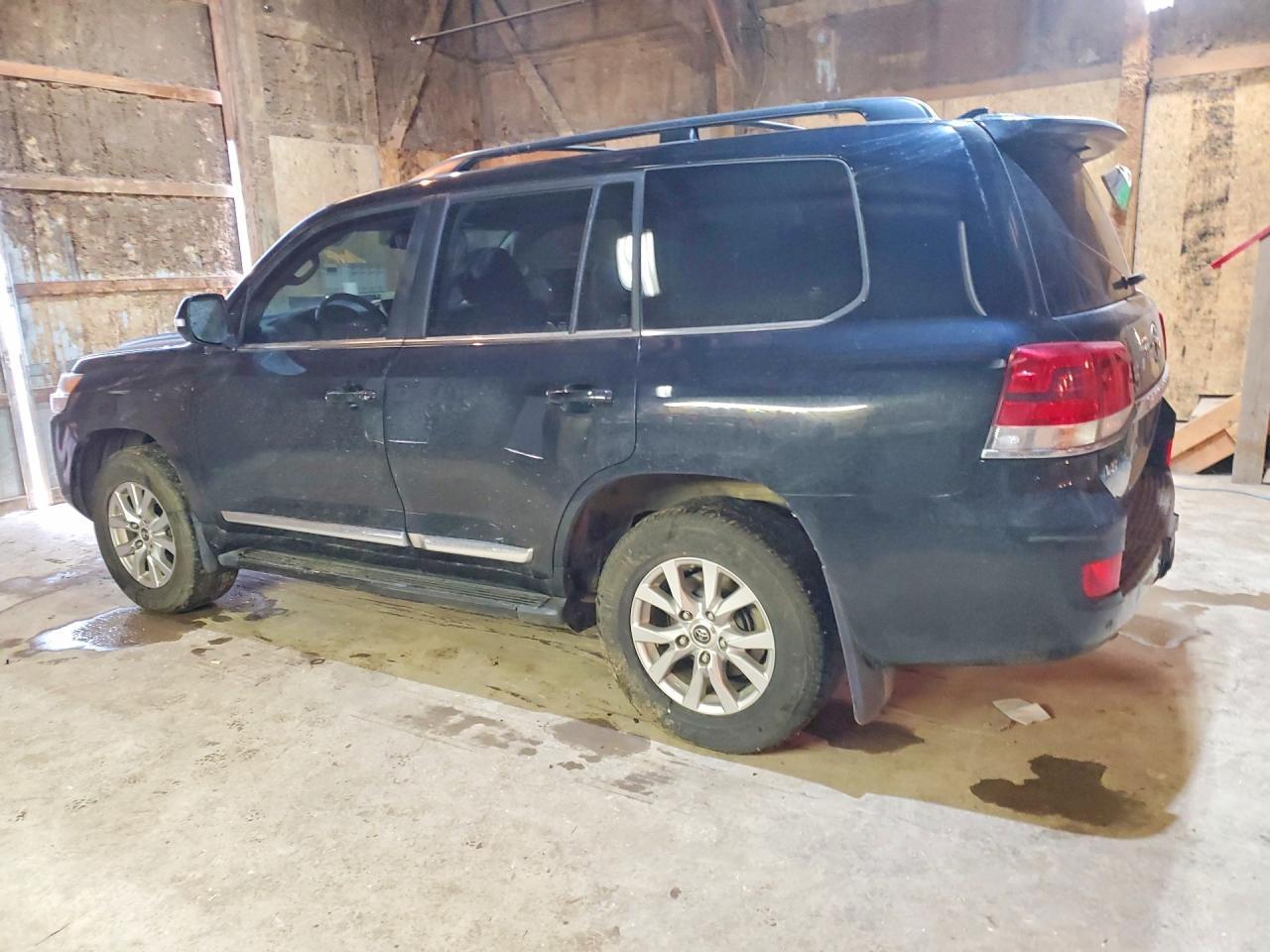 2019 Toyota Land Cruiser Base - Image 2