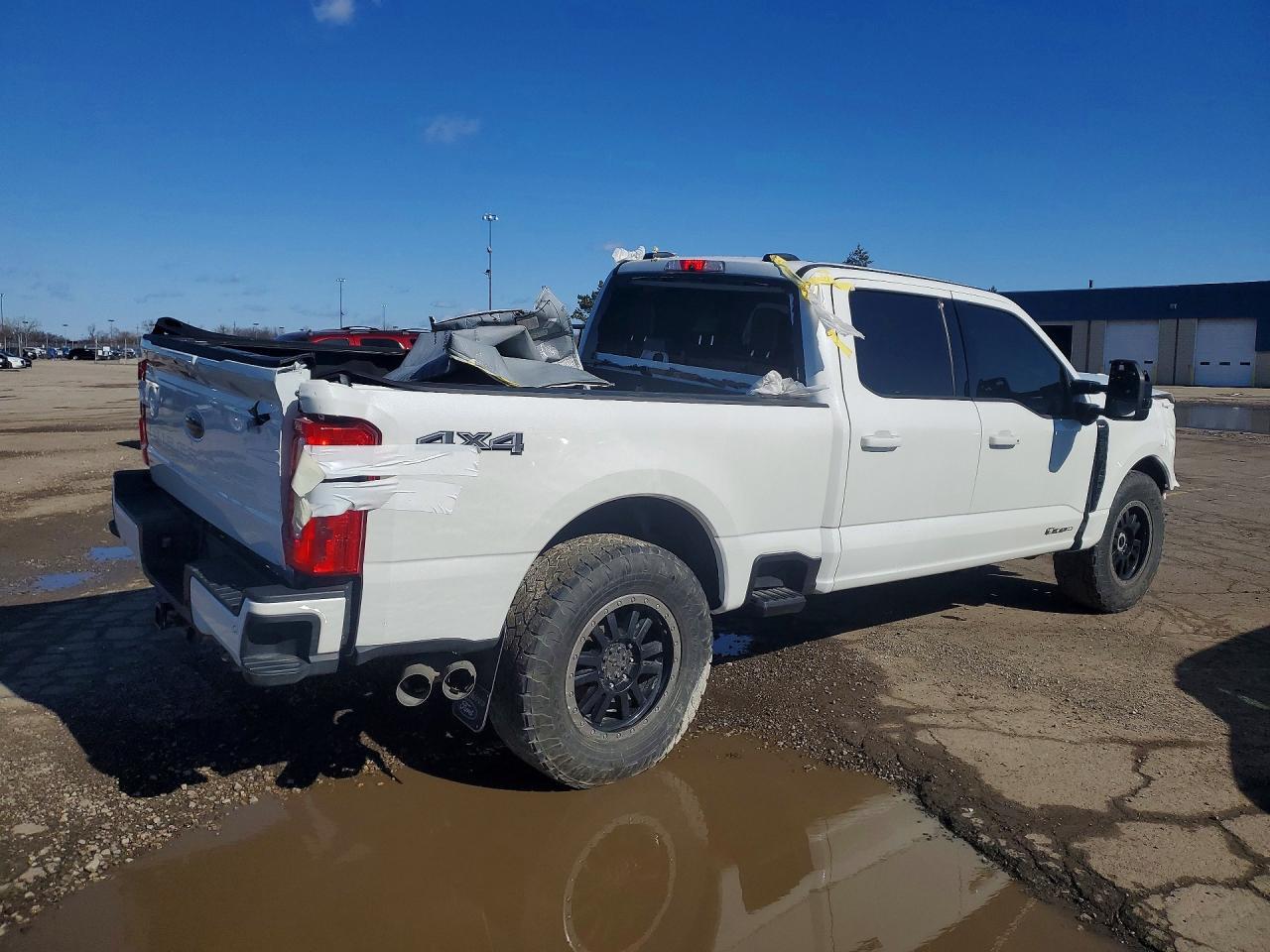 2024 Ford F250 Super Duty - Фото 3