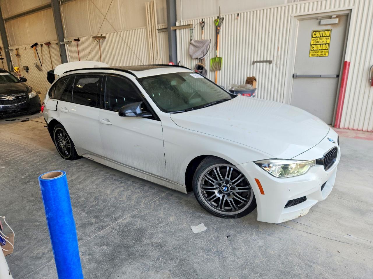 2017 BMW 330 Xi - Image 4