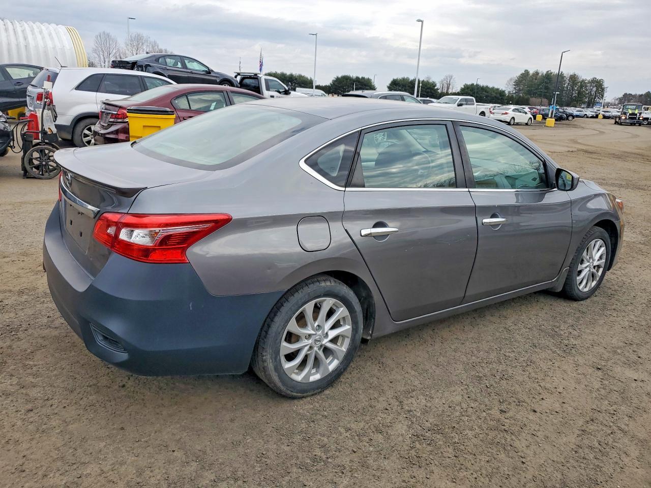 2018 Nissan Sentra S - Фото 3