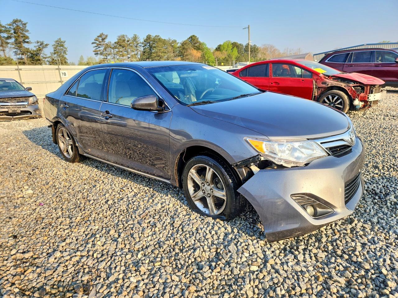 2013 Toyota Camry Le - Image 4