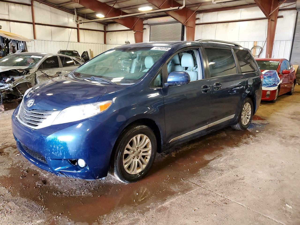 2012 Toyota Sienna Xle 8-Passenger