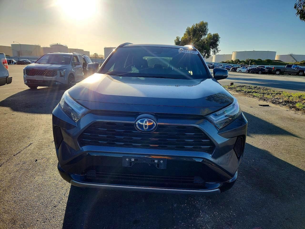 2022 Toyota Rav4 Hybrid Se - Image 5