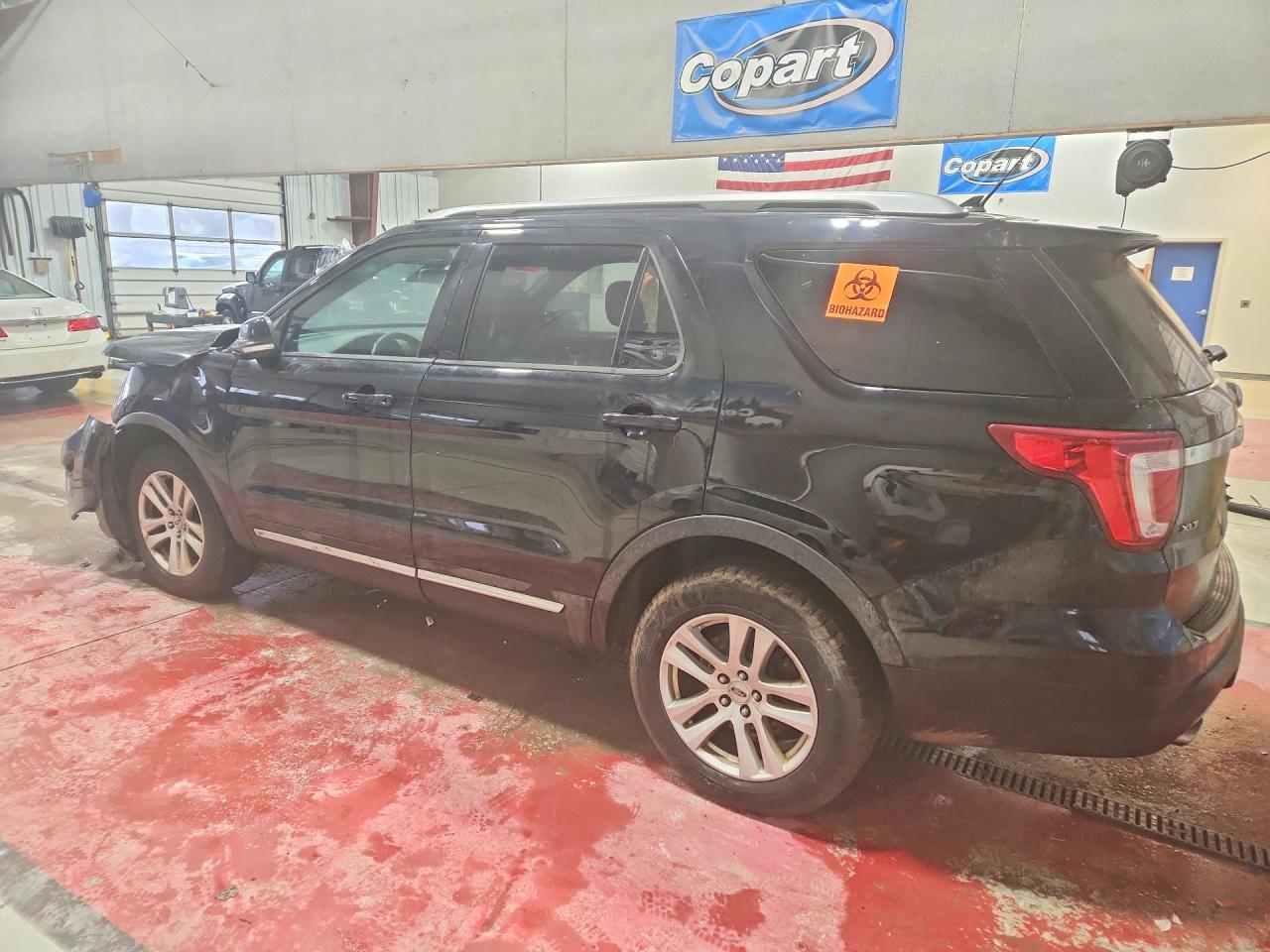 2018 Ford Explorer Xlt - Фото 2