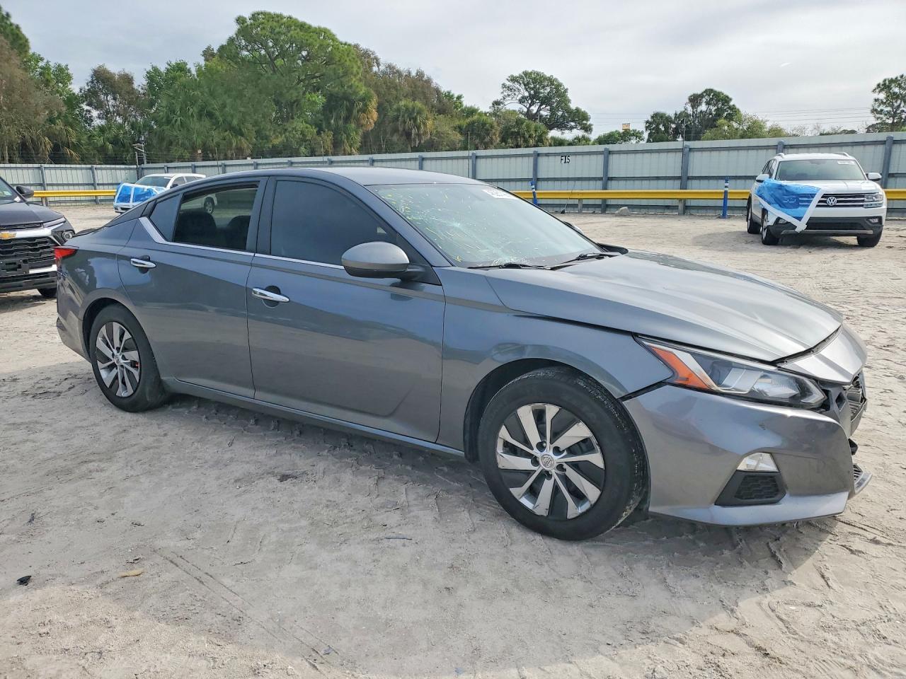 2020 Nissan Altima S - Фото 4