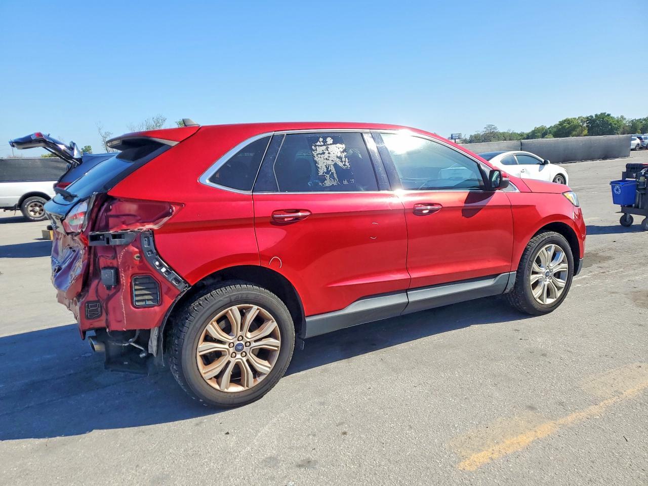 2022 Ford Edge Titanium - Image 3