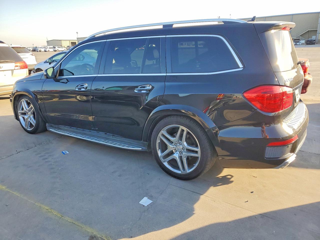 2015 Mercedes-Benz Gl 550 4Matic - Фото 2