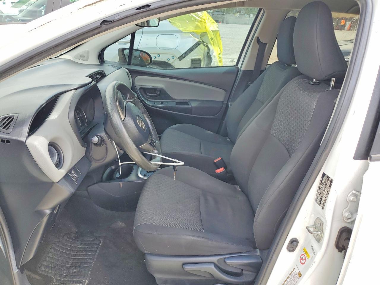 2017 Toyota Yaris 5-Door Le - Image 7