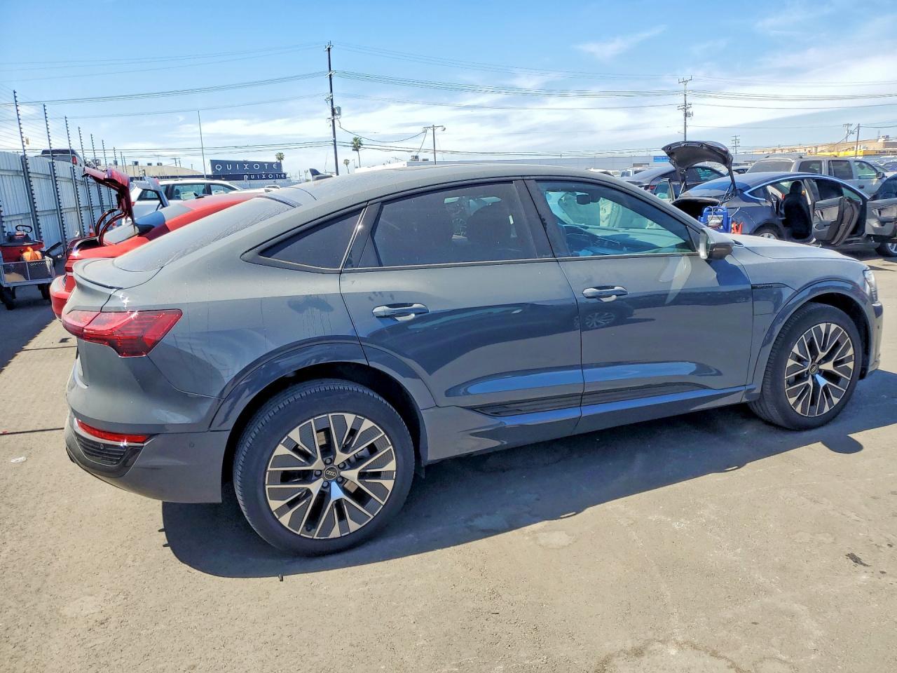 2024 Audi Q8 E-Tron Sportback Premium Plus - Фото 3