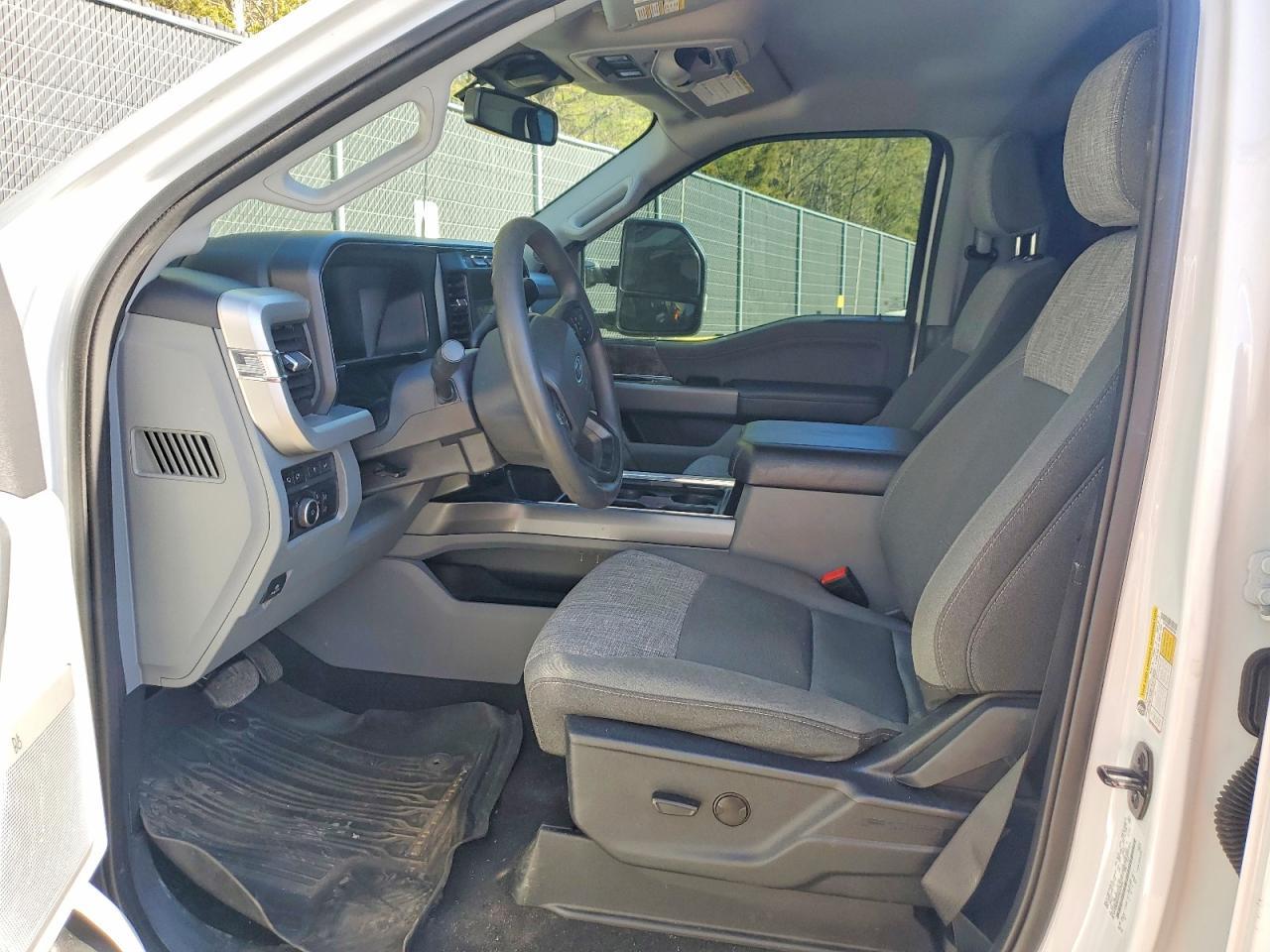 2023 Ford F250 Super Duty - Фото 7