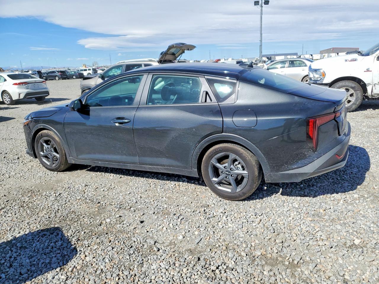 2025 Kia K4 Lxs - Image 2