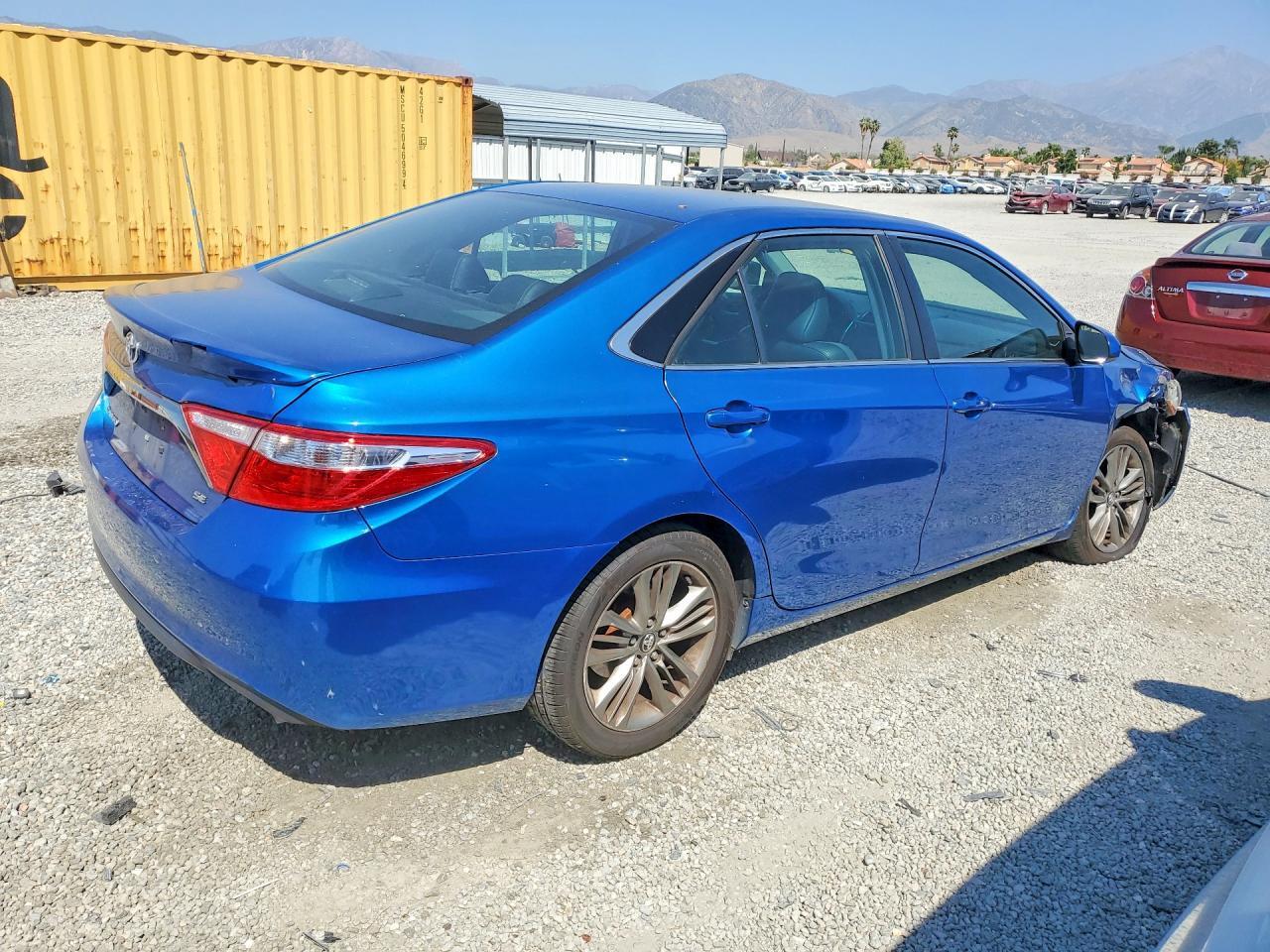 2017 Toyota Camry Se - Фото 3