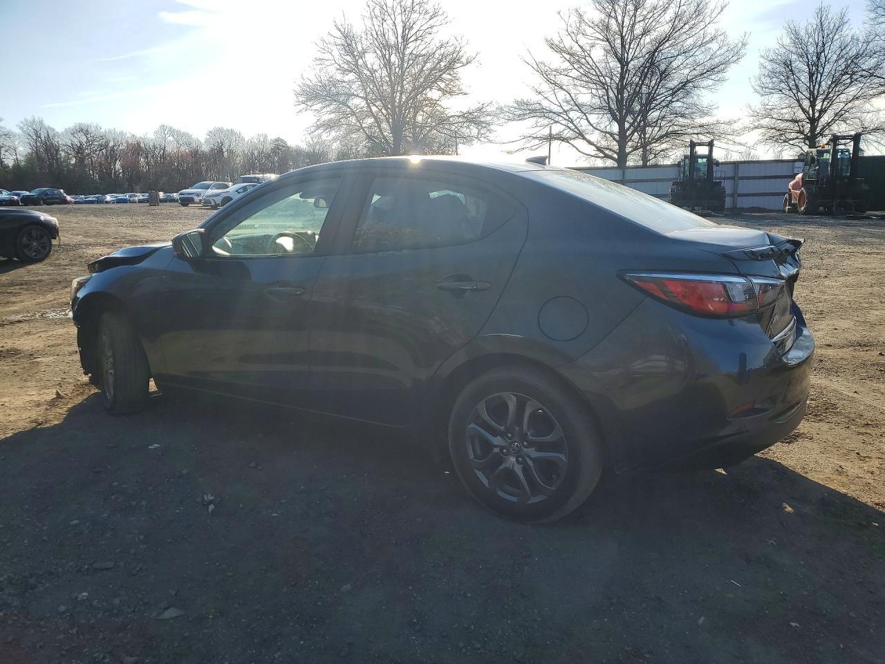 2019 Toyota Yaris Le - Фото 2