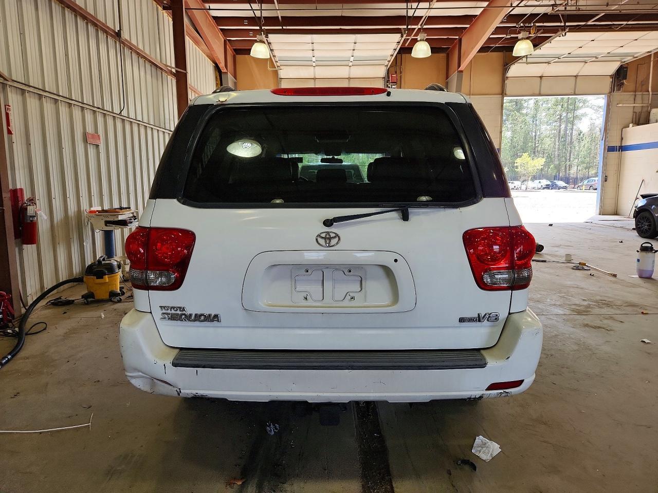 2005 Toyota Sequoia Sr5 - Фото 6