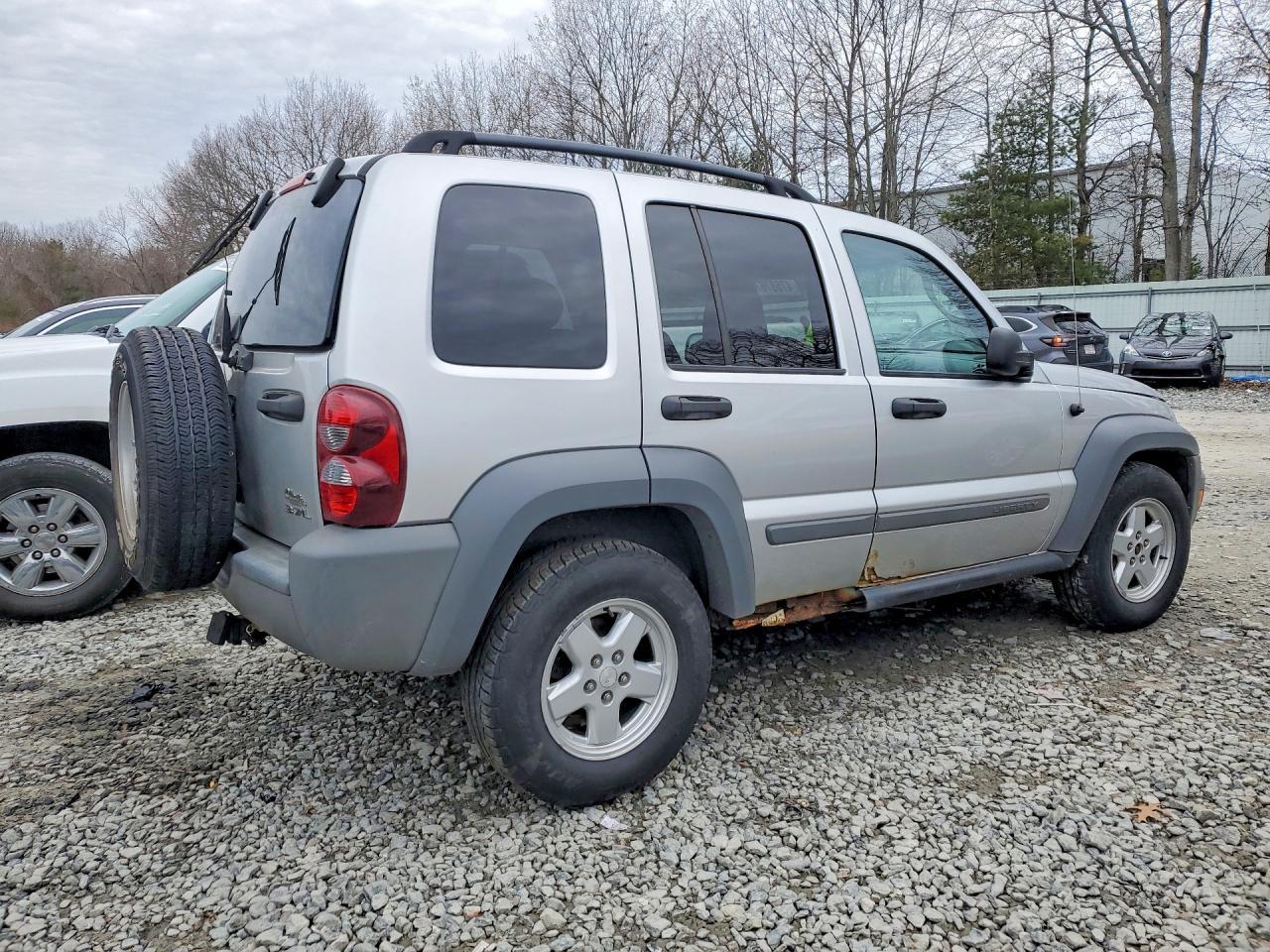 2005 Jeep Liberty Sport - Image 3