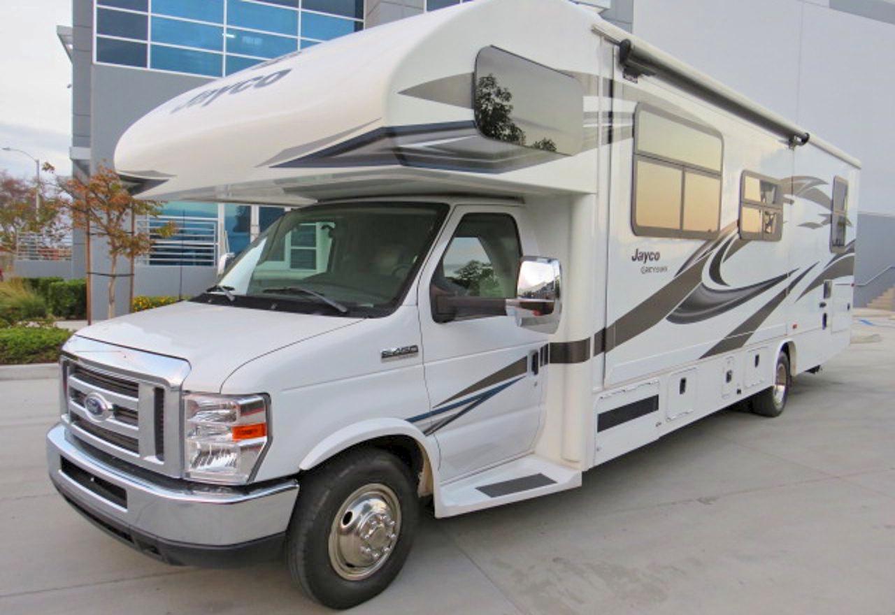 2019 Ford Econoline E450 Super Duty Cutaway Van - Фото 2