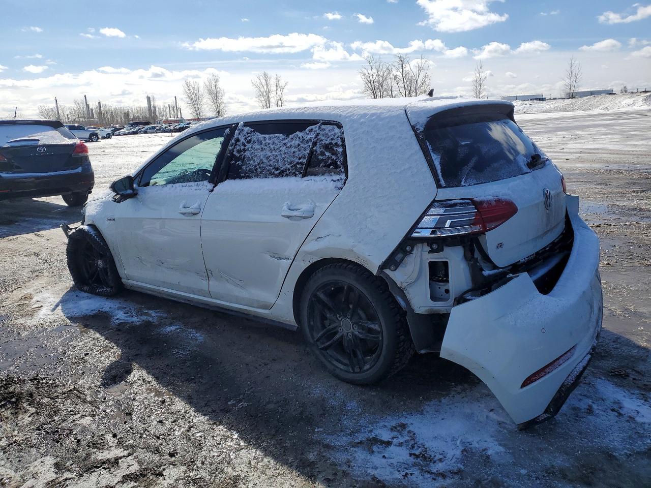 2019 Volkswagen Golf R - Image 2