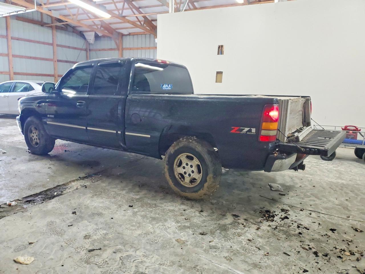 2002 Chevrolet Silverado Unknown - Image 2