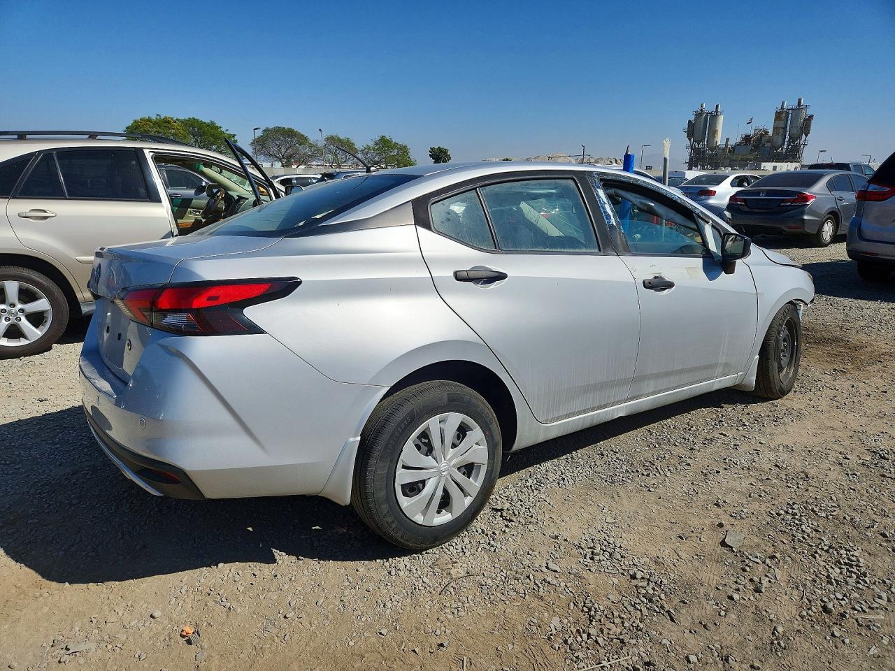 2023 Nissan Versa S - Image 3