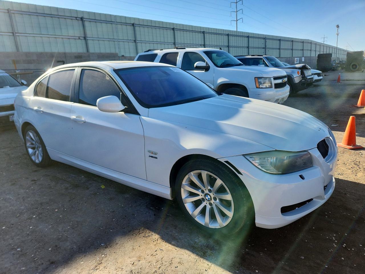 2011 BMW 328 Xi Sulev - Image 4
