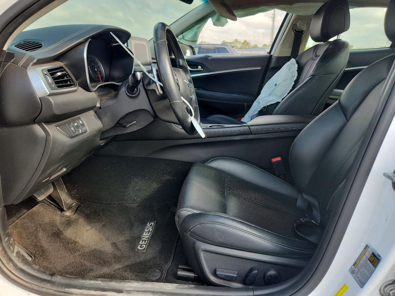 2021 Genesis G70 2.0T - Image 7