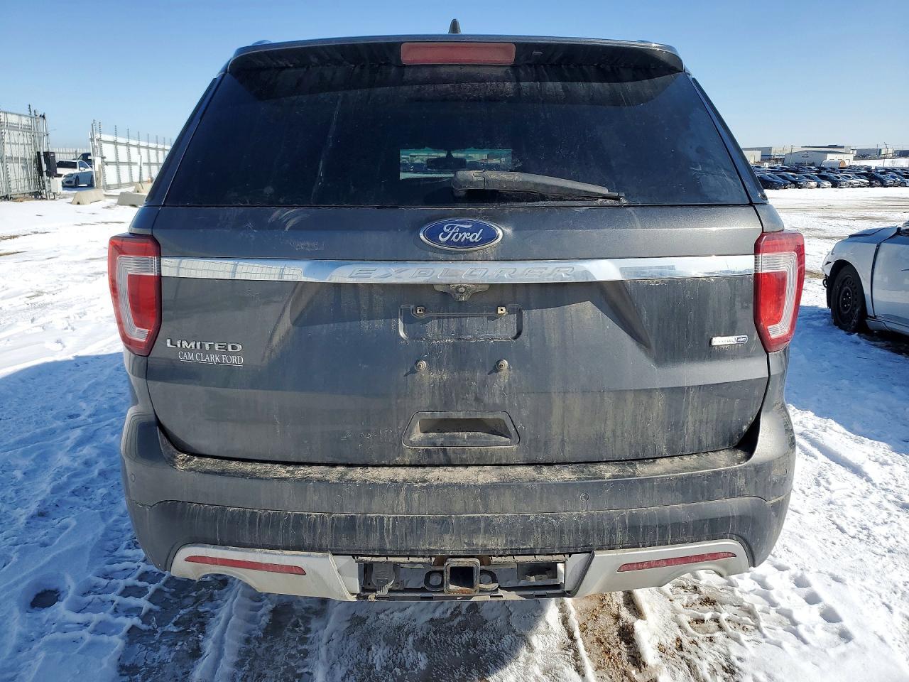 2016 Ford Explorer Limited - Image 6