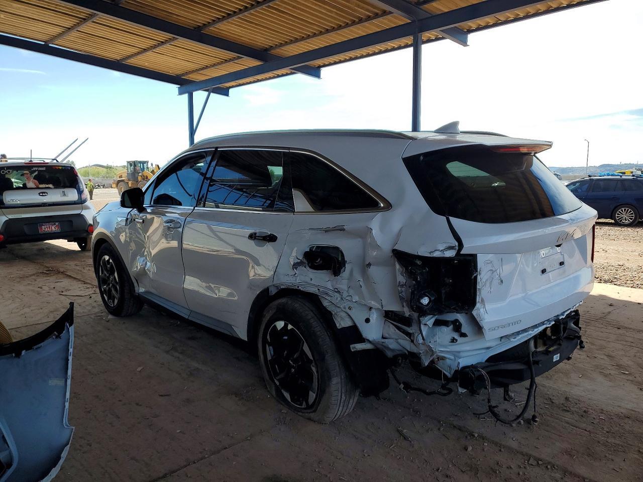 2025 Kia Sorento S - Фото 2