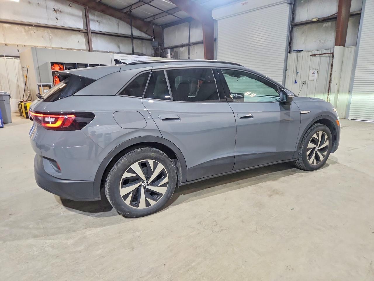 2023 Volkswagen Id.4 Pro - Image 3