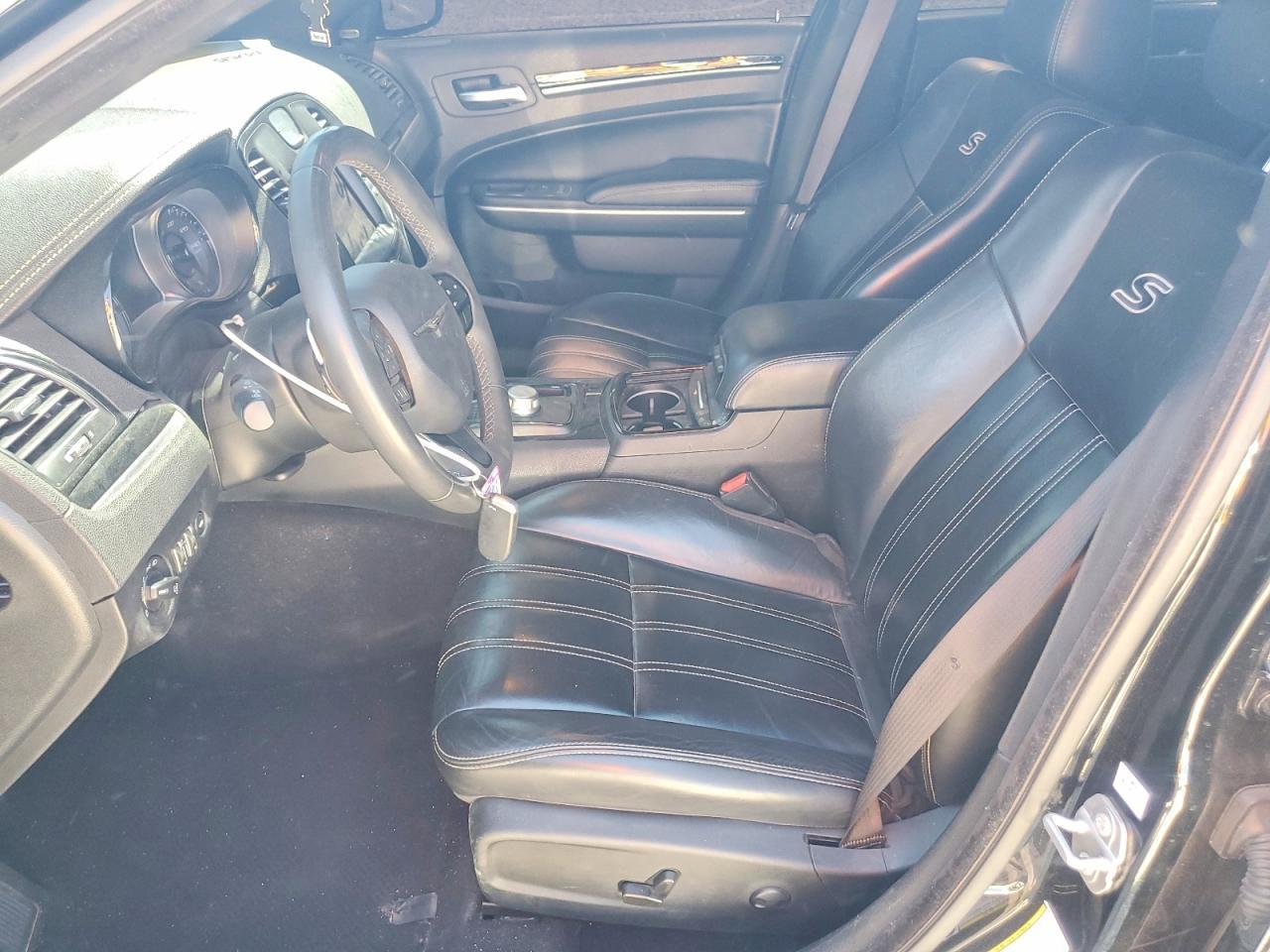 2022 Chrysler 300 S - Фото 7