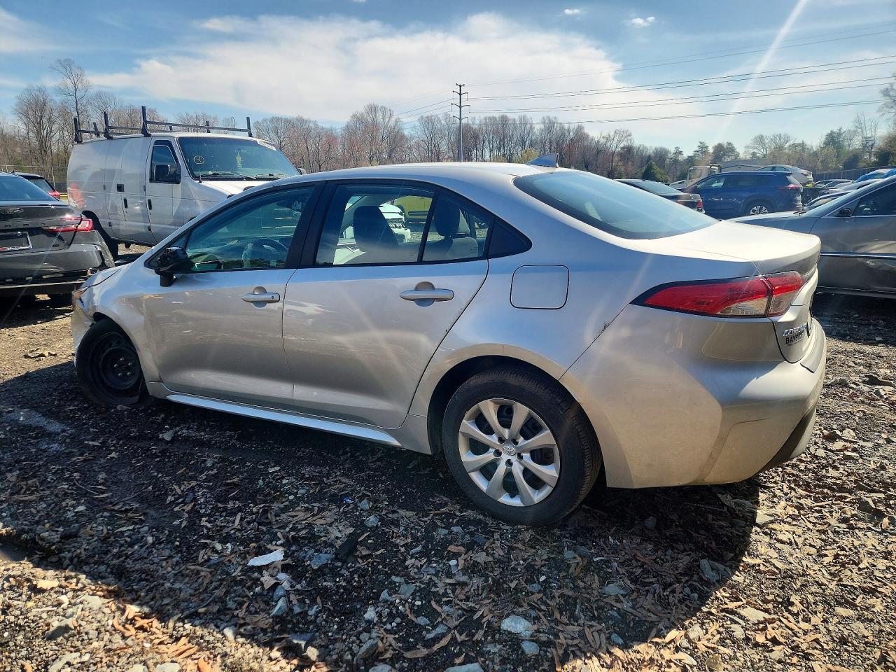 2025 Toyota Corolla Le - Фото 2