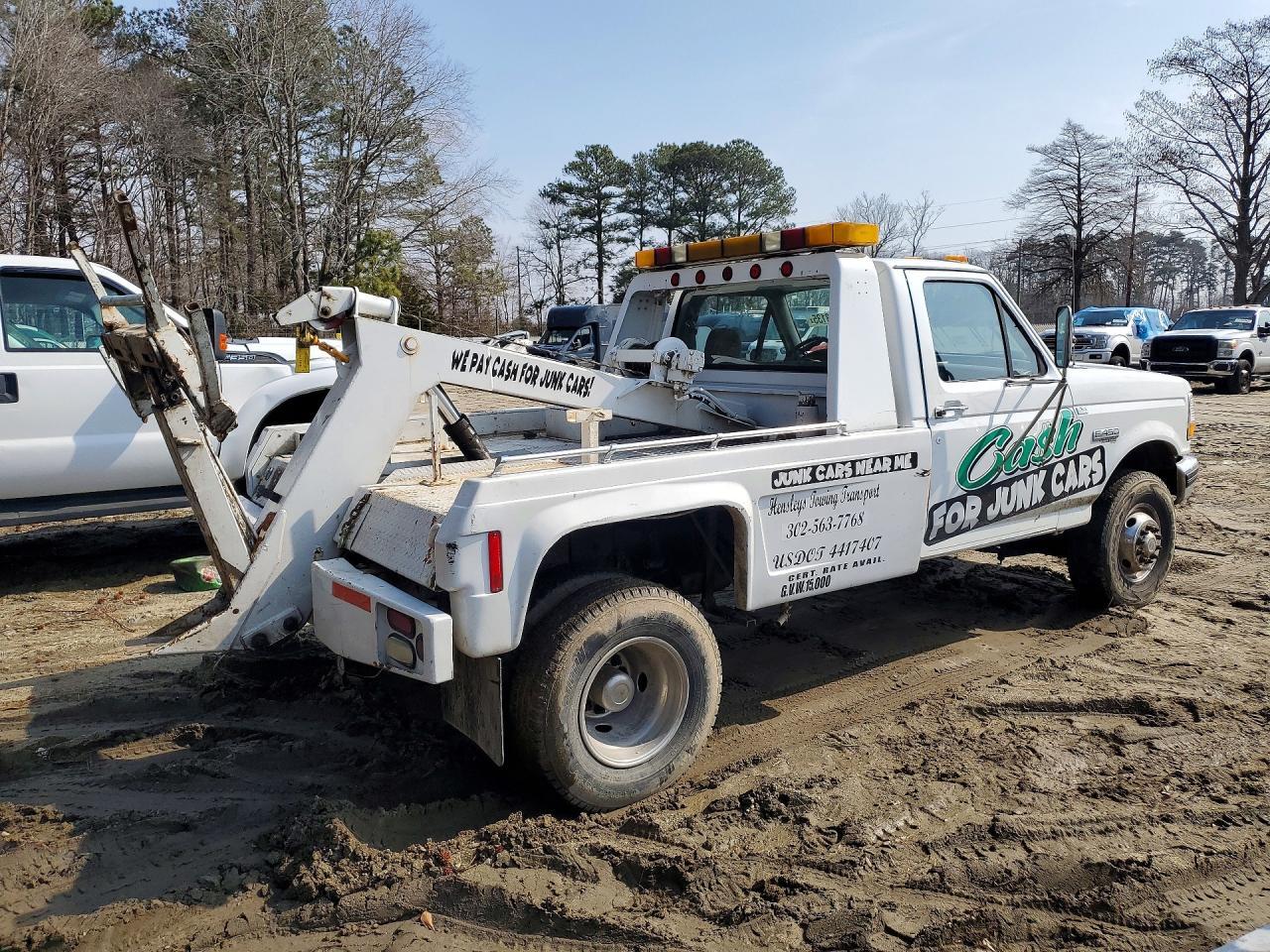1997 Ford F Super Duty Tow Truck - Image 3
