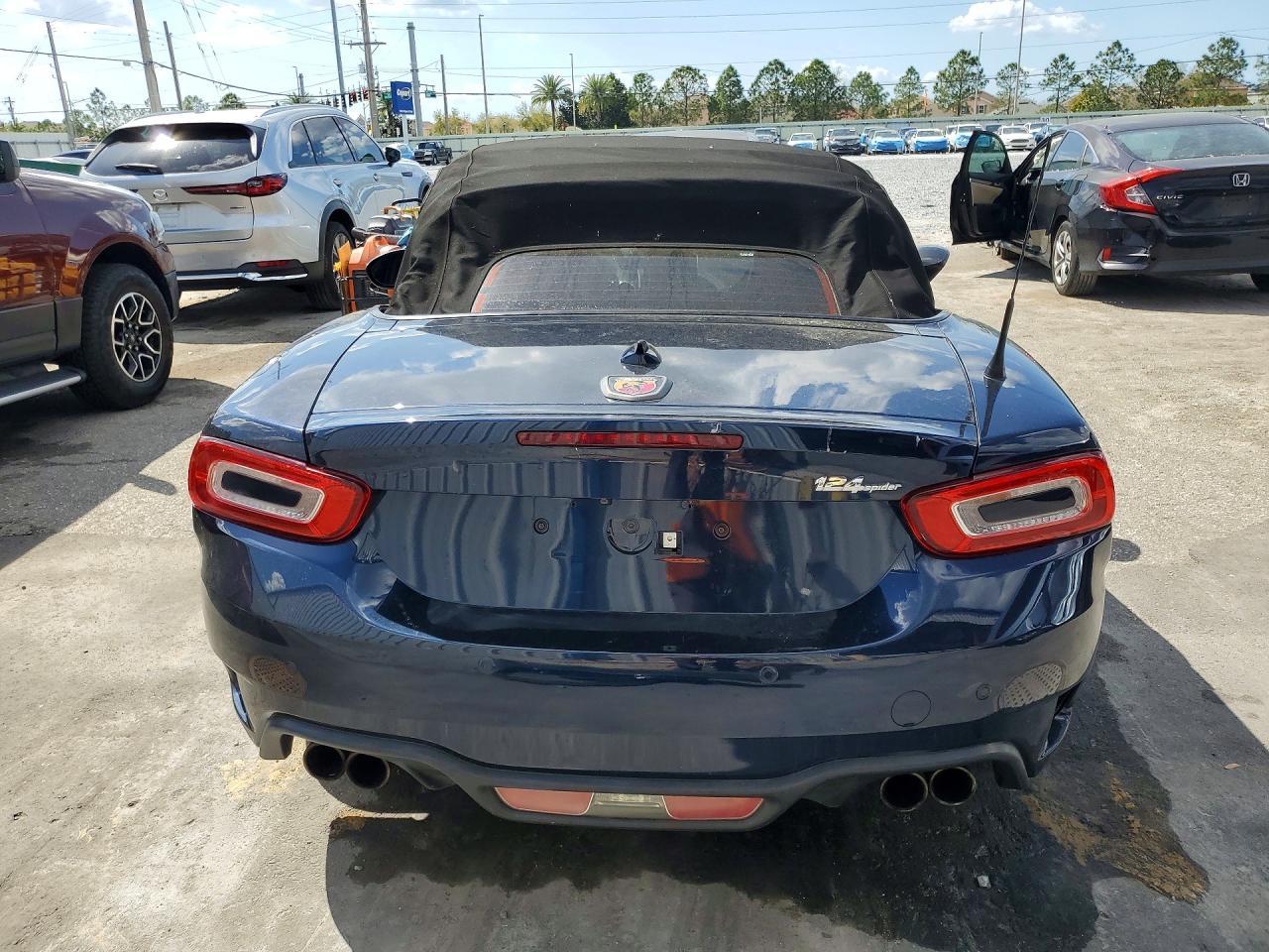 2018 Fiat 124 Spider Classica - Image 6