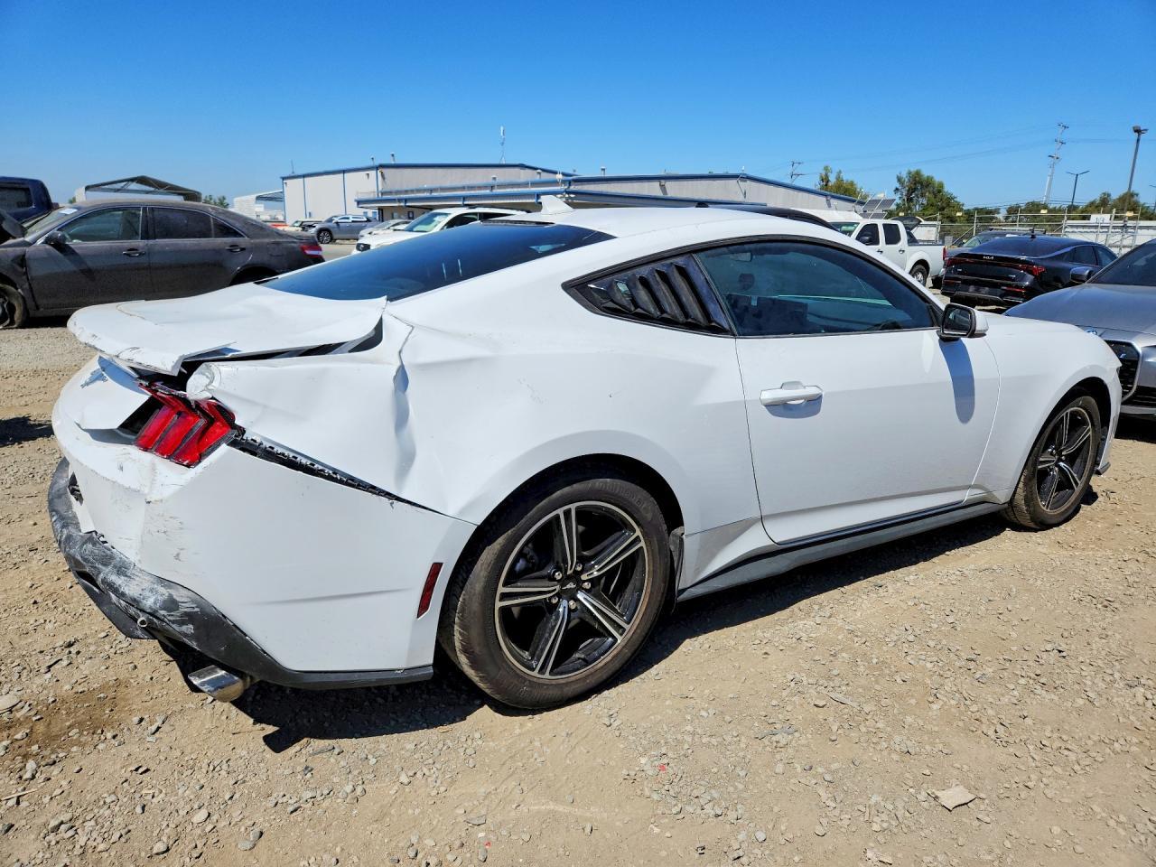 2025 Ford Mustang - Image 3
