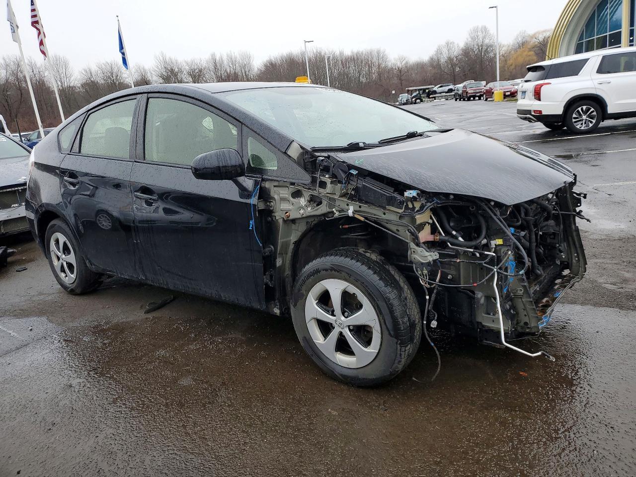 2015 Toyota Prius Two - Фото 4
