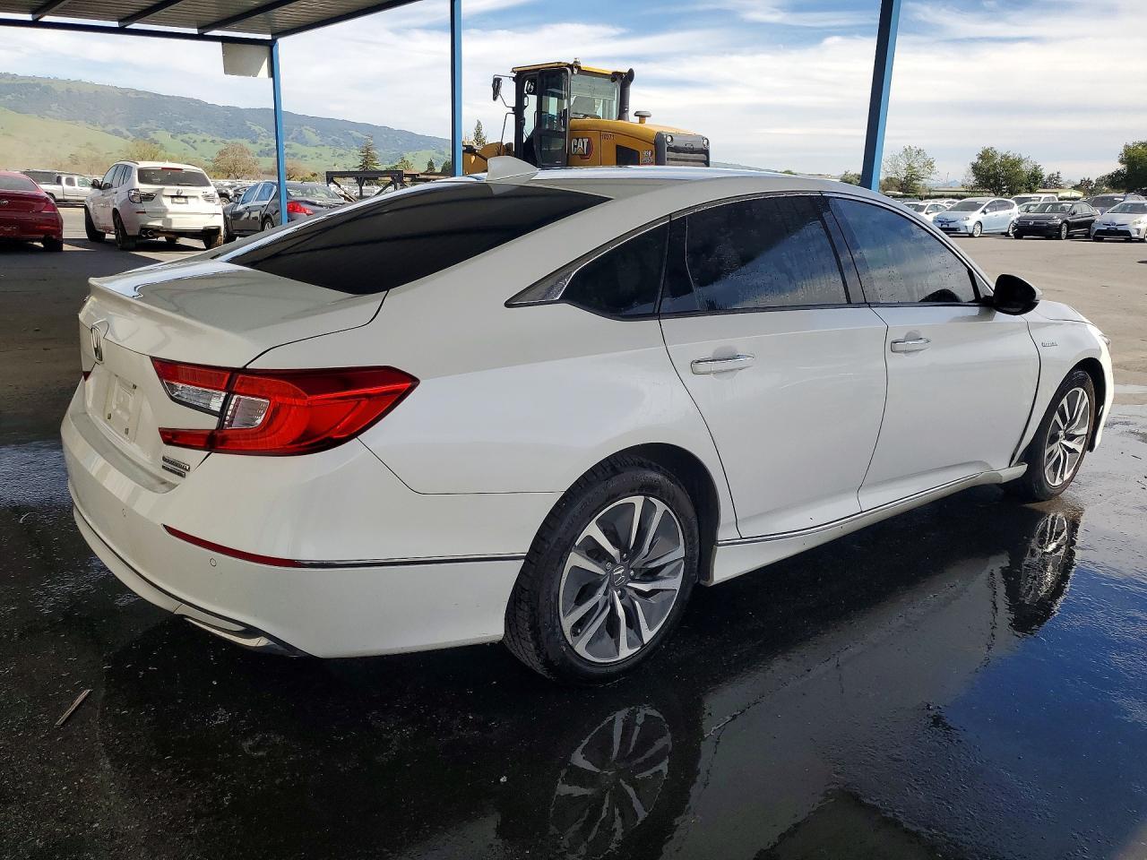 2020 Honda Accord Touring Hybrid - Фото 3