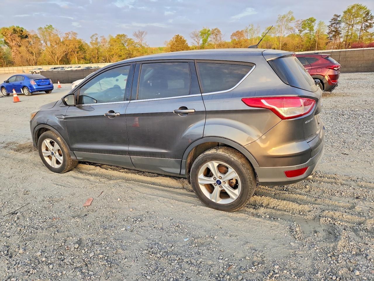 2015 Ford Escape Se - Image 2