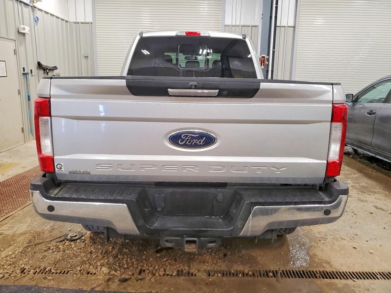 2017 Ford F250 Super Duty - Image 6
