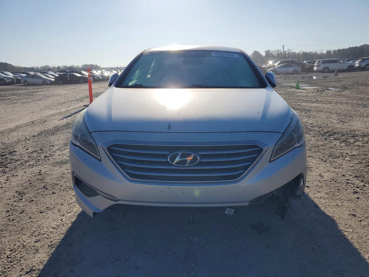 2017 Hyundai Sonata Base - Image 5