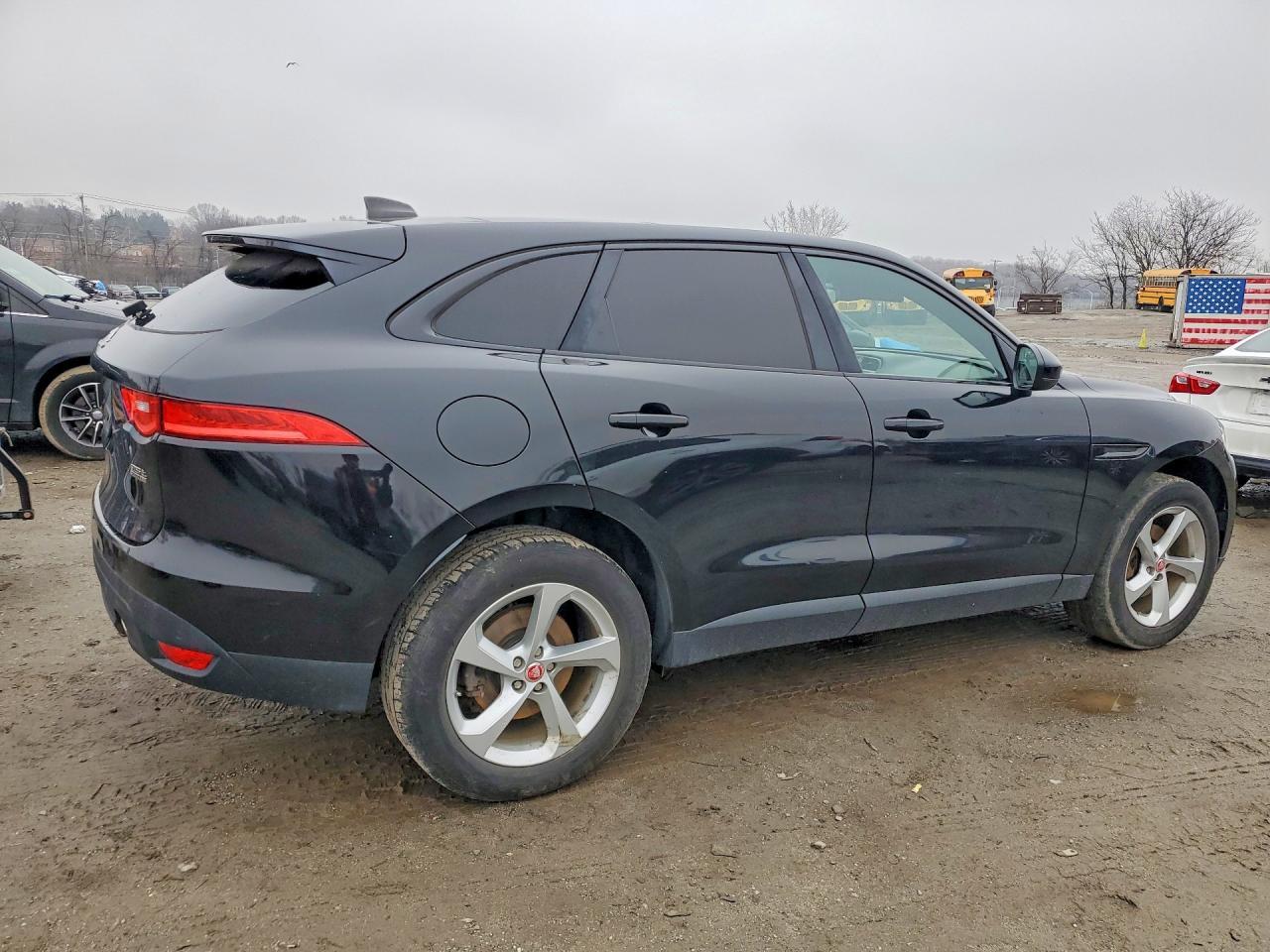 2020 Jaguar F-Pace Premium 25T - Фото 3