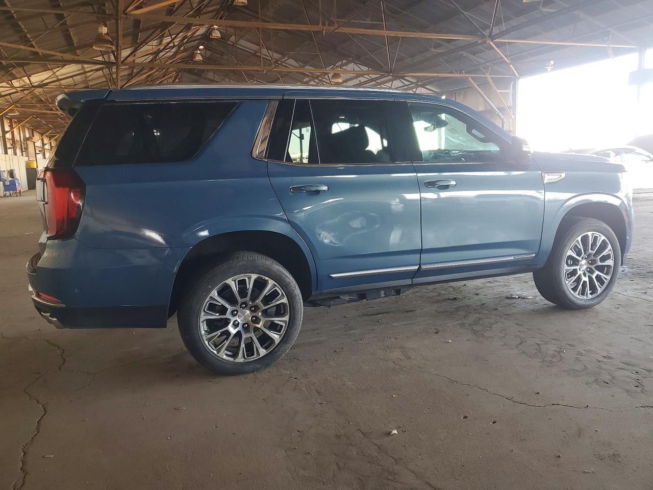 2025 GMC Yukon Denali - Фото 3