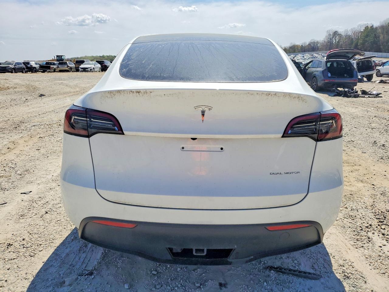 2023 Tesla Model Y - Фото 6